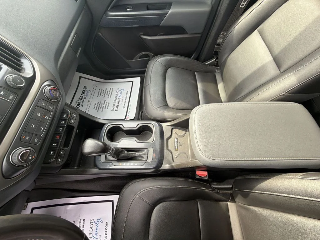 Used 2022 Gray Chevrolet Z71 image 26