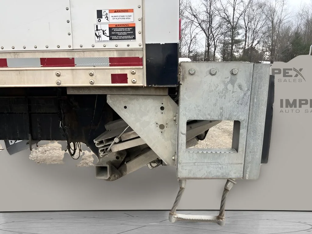 Used 2023 White Isuzu  image 46