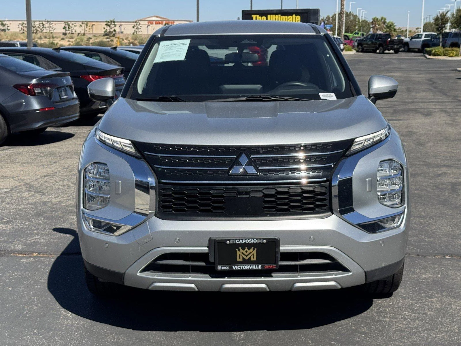 Used 2024  Mitsubishi SE image 2