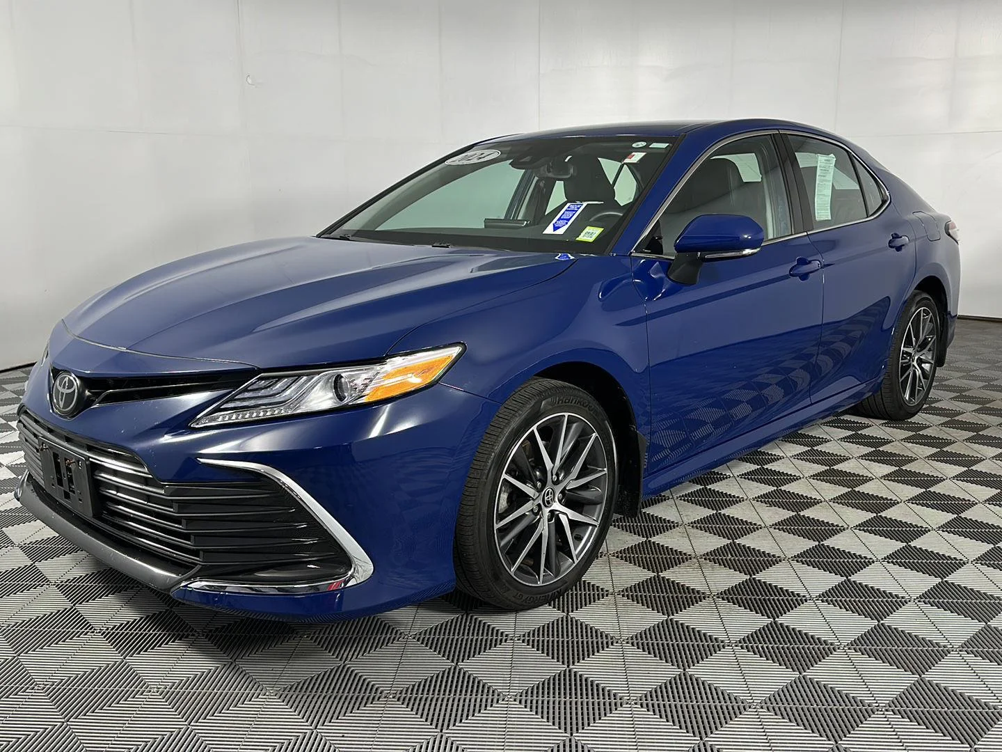 Used 2024 Reservoir Blue Toyota XLE image 5