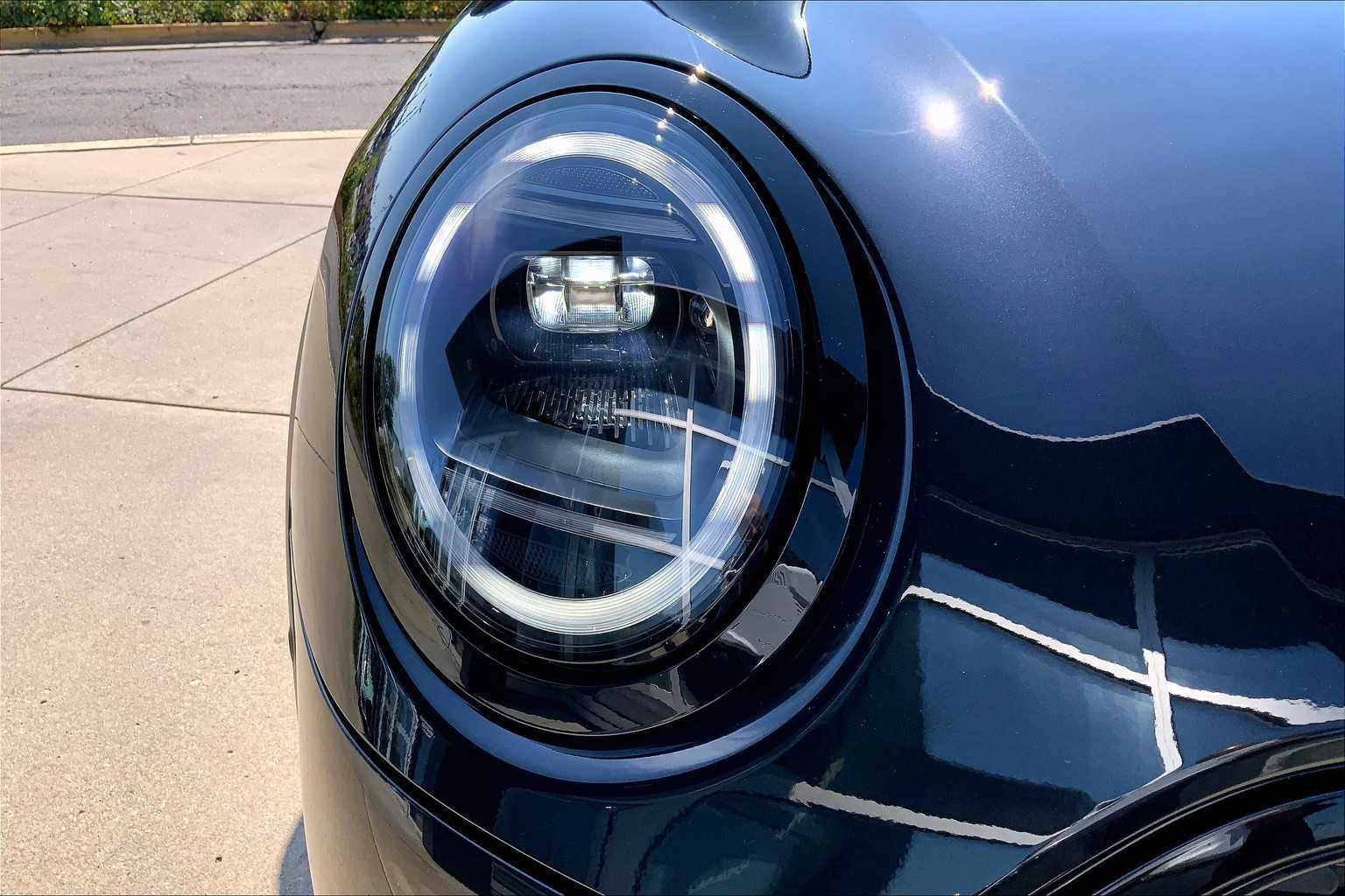 New 2026 Midnight Black II Metallic MINI Signature Plus image 13