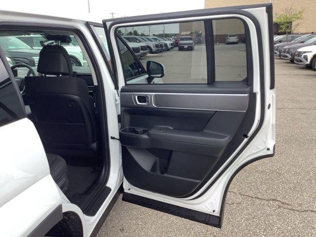 New 2026 White Hyundai SE image 27