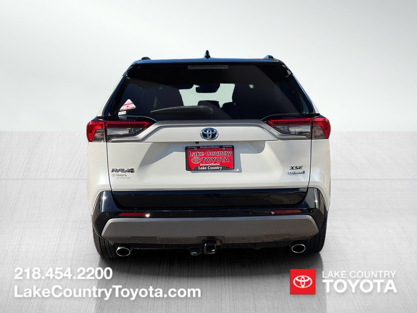 Used 2020 Blizzard Pearl Toyota XSE image 4