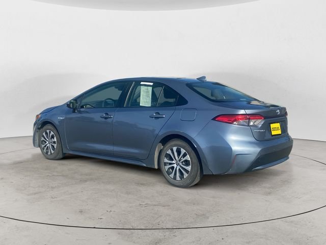 Used 2021  Toyota LE image 7