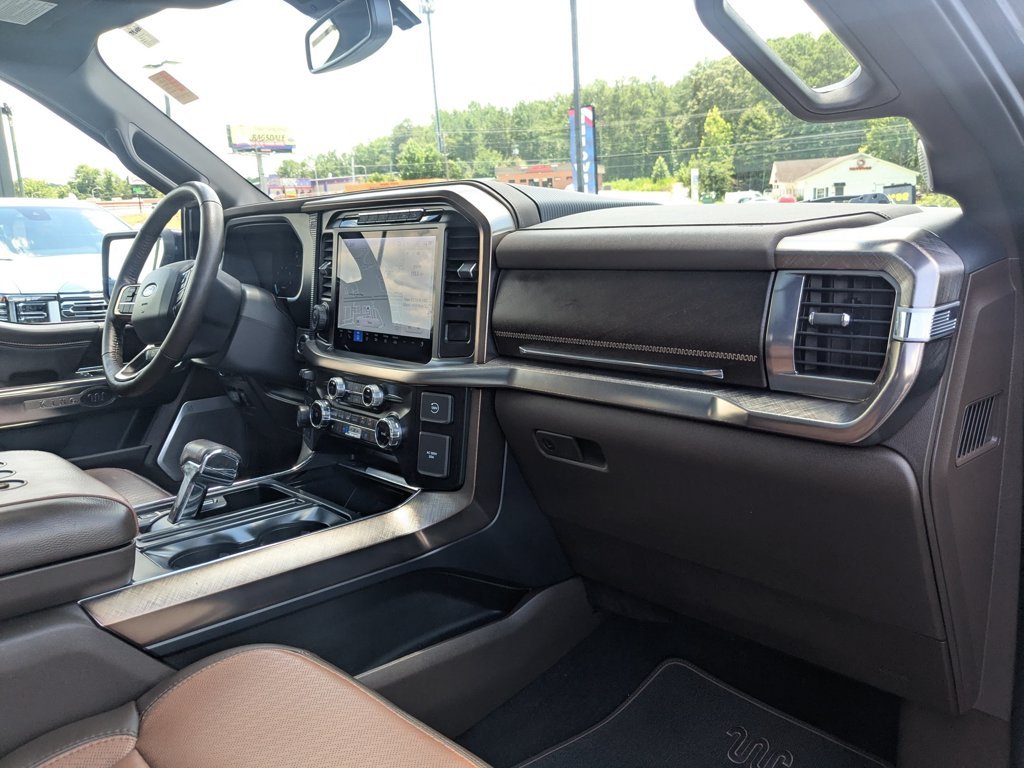 Used 2024  Ford King Ranch image 30