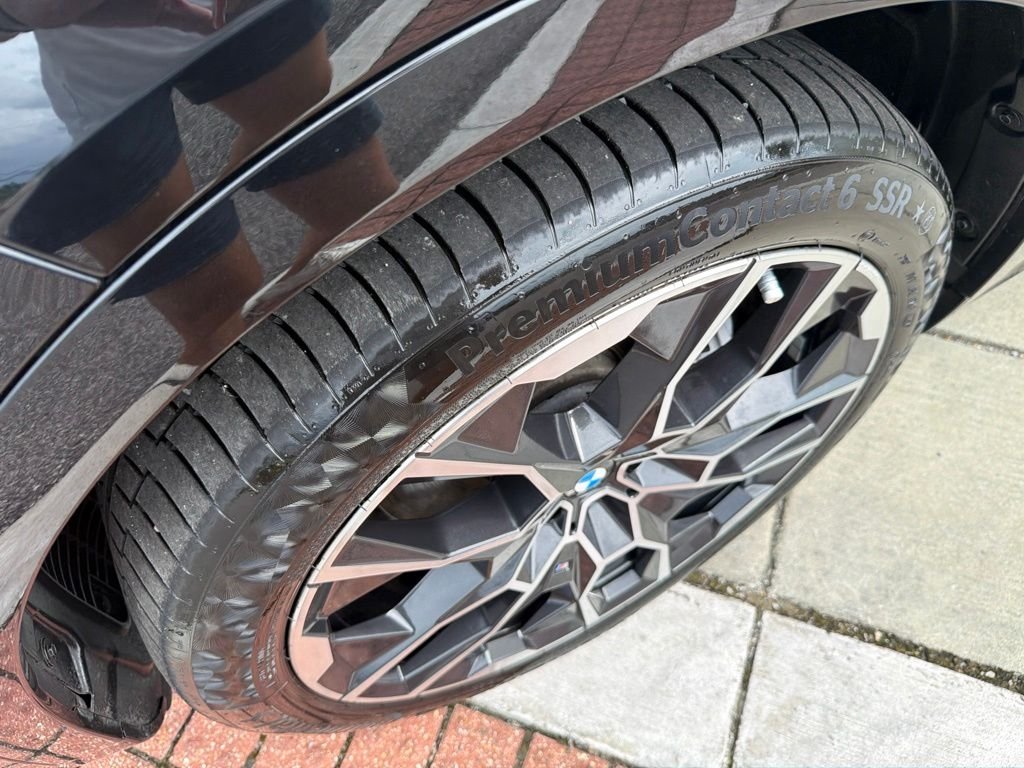 Used 2025 Black Sapphire Metallic BMW xDrive40i image 10