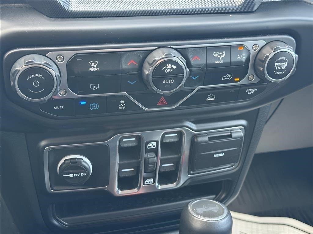 Used 2022 Snazzberry Pearlcoat Jeep Unlimited Sahara image 24