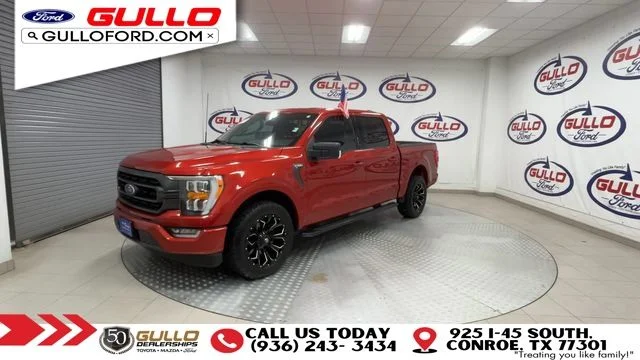 Certified Used 2023 Hot Pepper Red Metallic Tinted Clearcoat Ford XLT image 4
