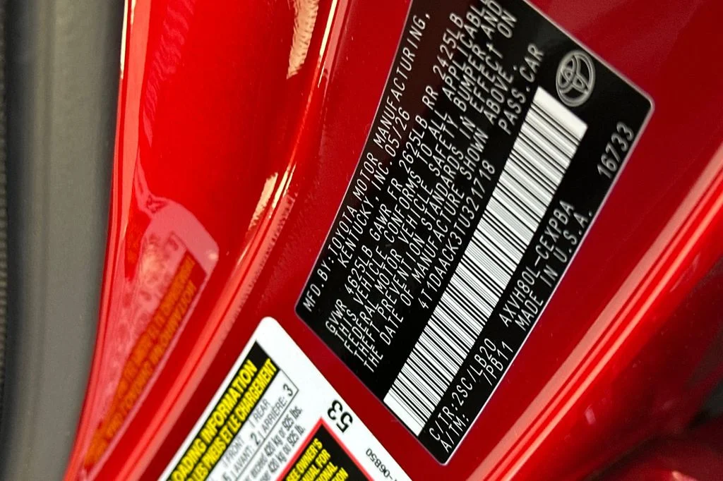 New 2026 Supersonic Red with Midnight Black Metallic roof <sup>1</sup> Toyota  XSE image 27
