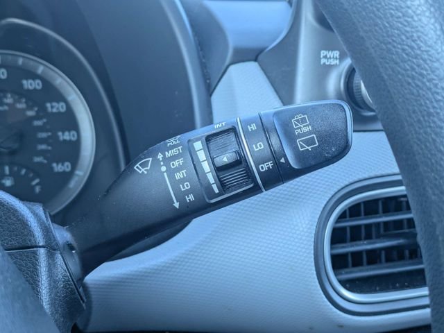 Used 2021 Gray Hyundai SE image 27