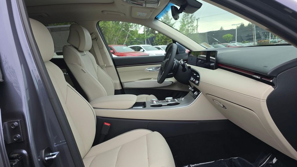 New 2026 Silver Genesis 2.5T ADVANCED image 11