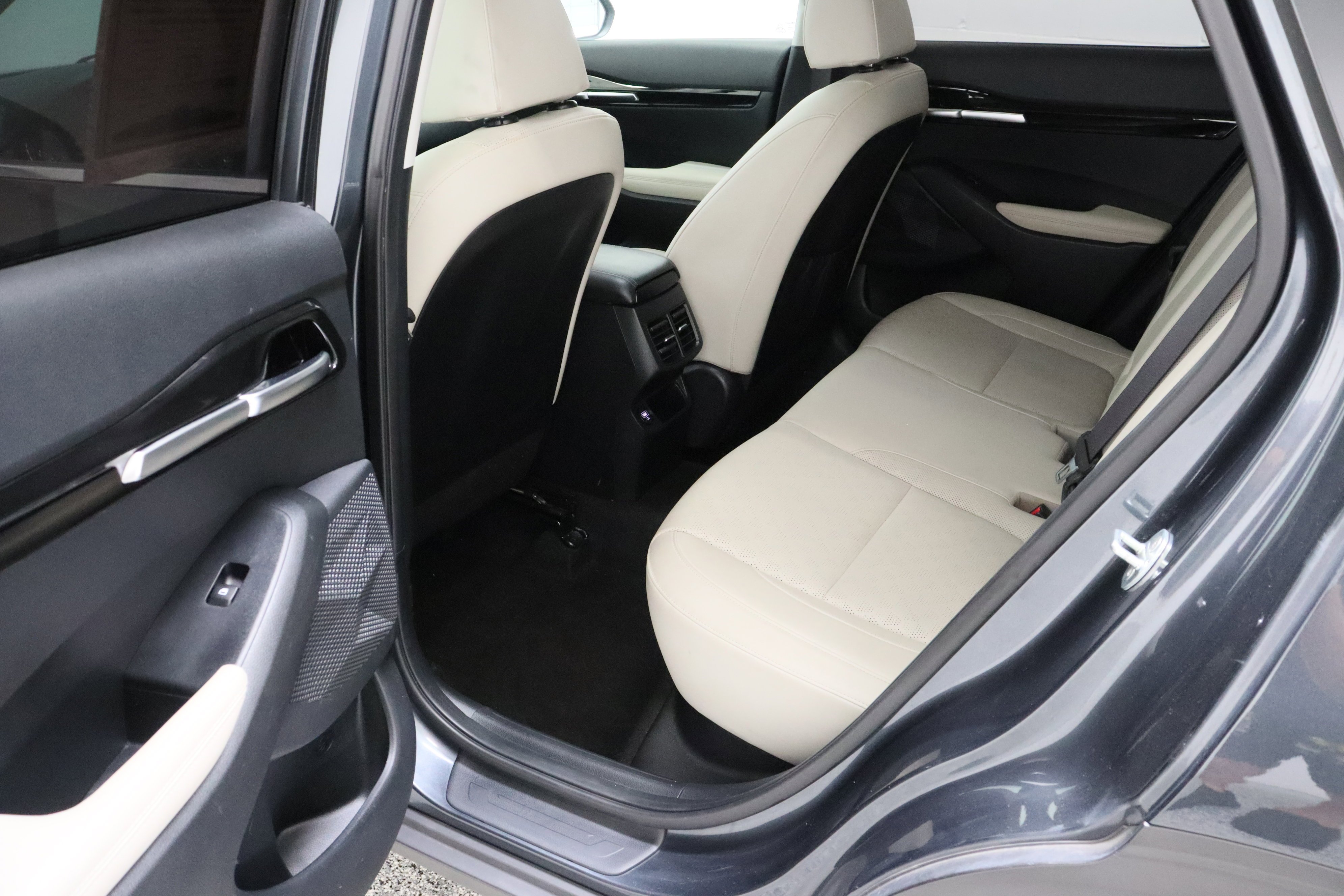 Used 2021 Gravity Gray Kia SX 1.6T image 31