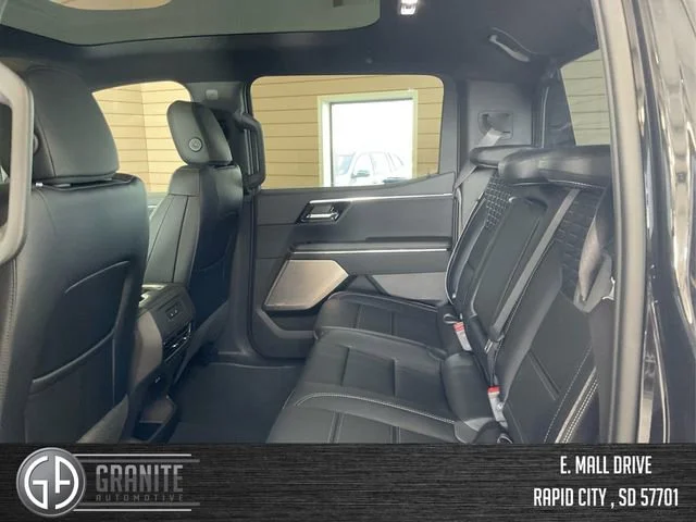 2025 GMC Sierra EV Denali - Photo 11