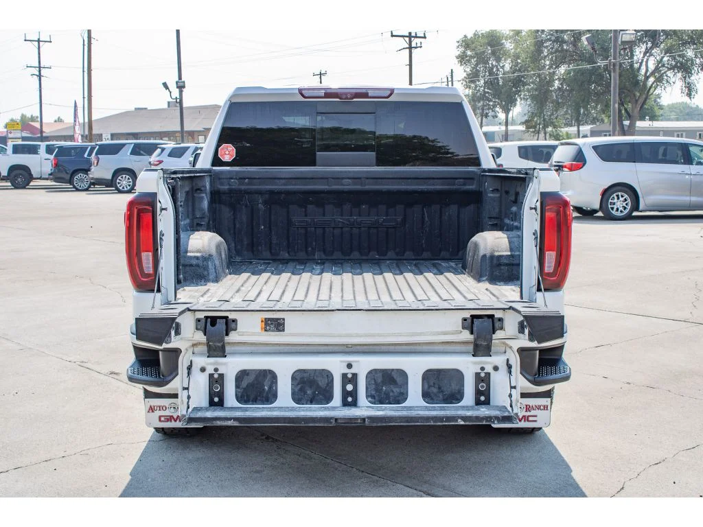 Used 2021 White Frost Tricoat GMC Denali image 15