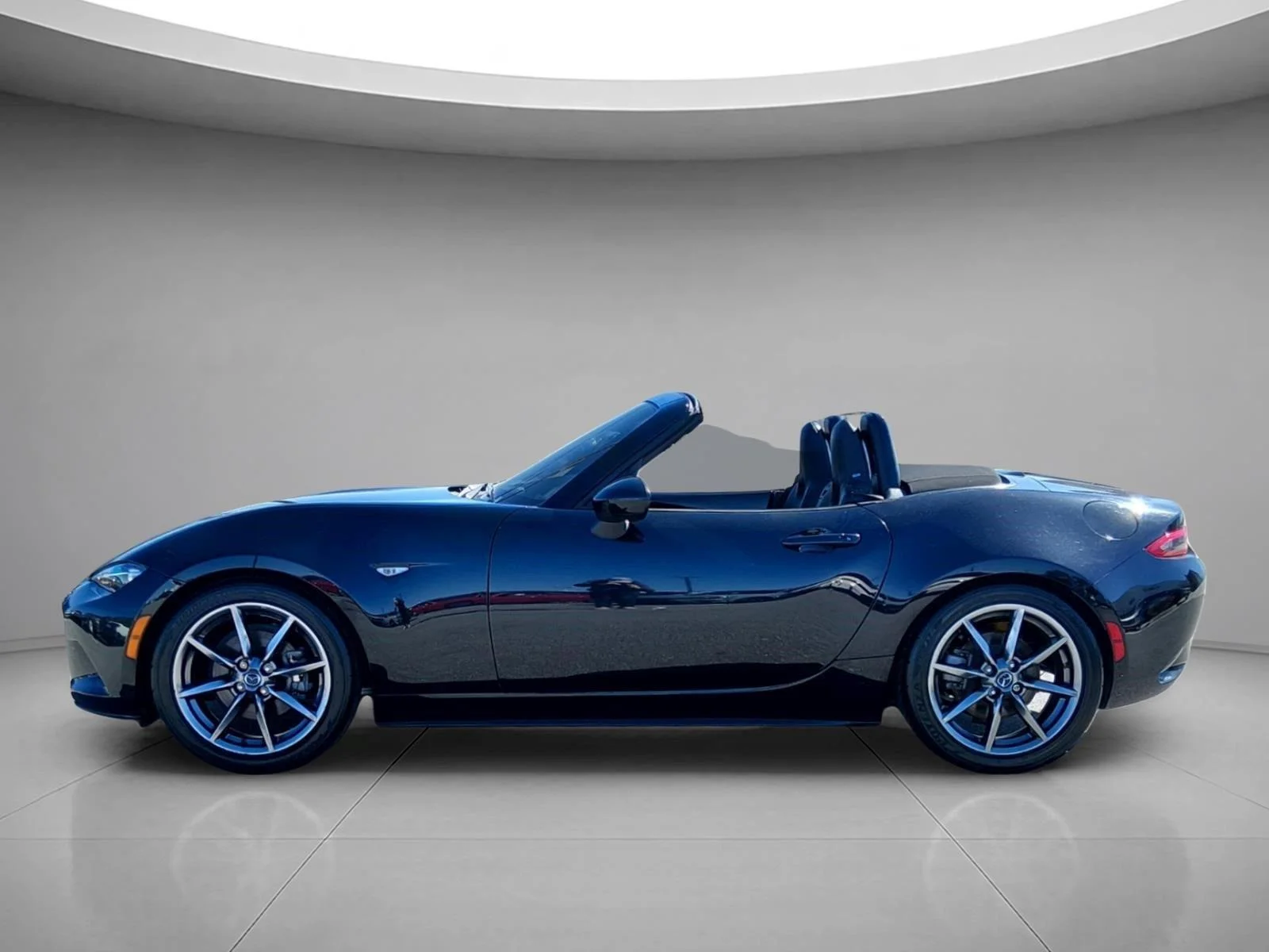 Used 2022 Jet Black Mica Mazda Grand Touring image 3