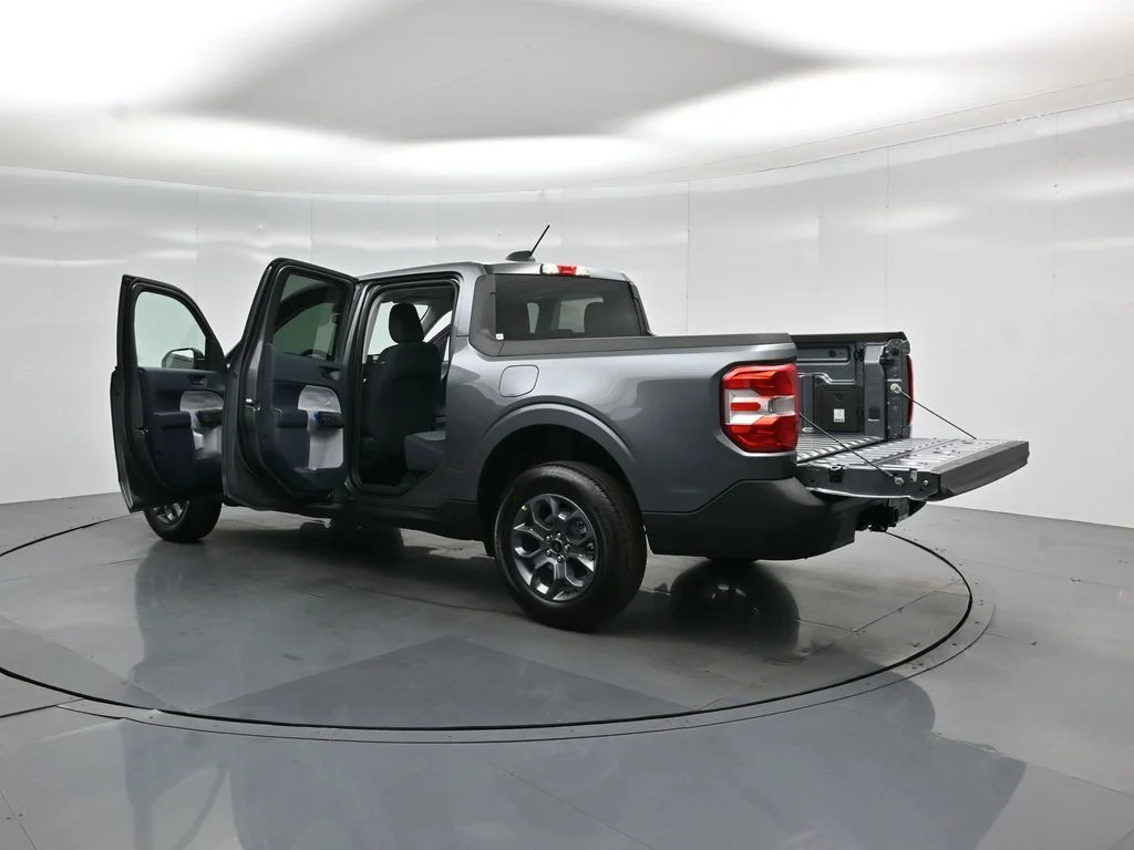 New 2026 Carbonized Gray Metallic Ford XLT image 29