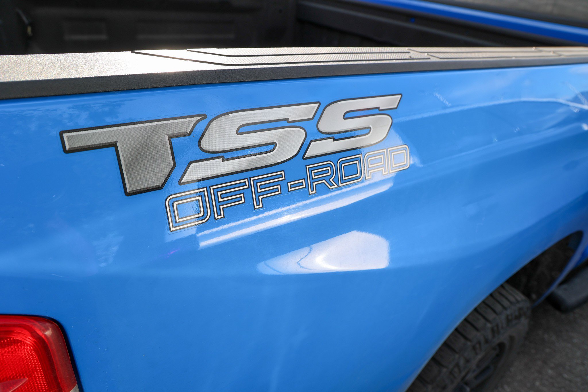 Used 2021 VOODOO BLUE Toyota SR5 image 12