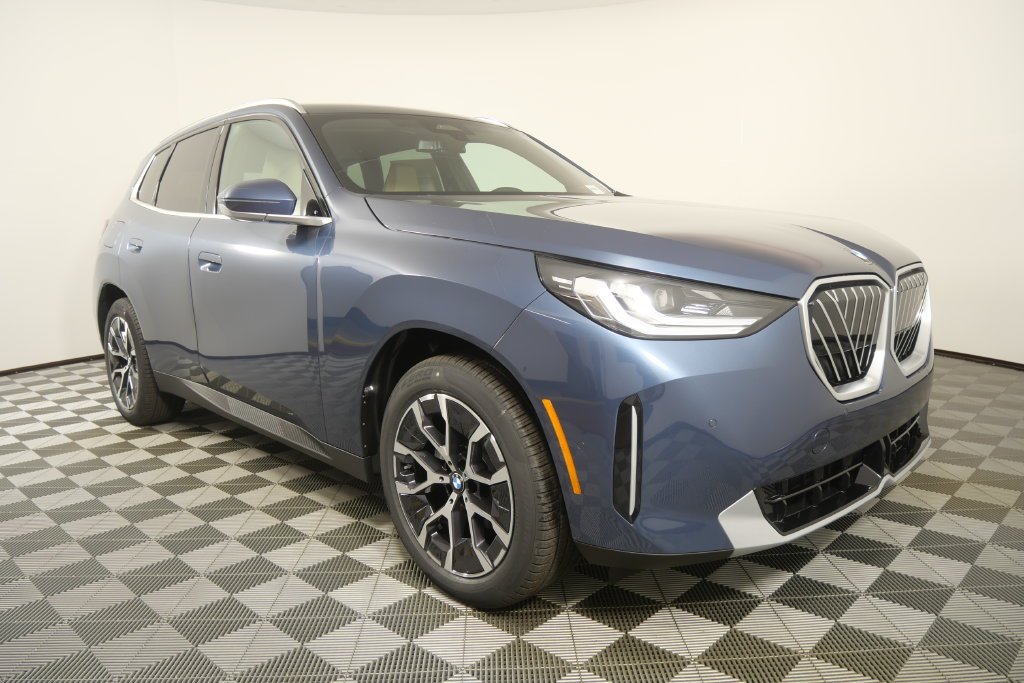 New 2026 Arctic Race Blue metallic BMW 30 xDrive image 2