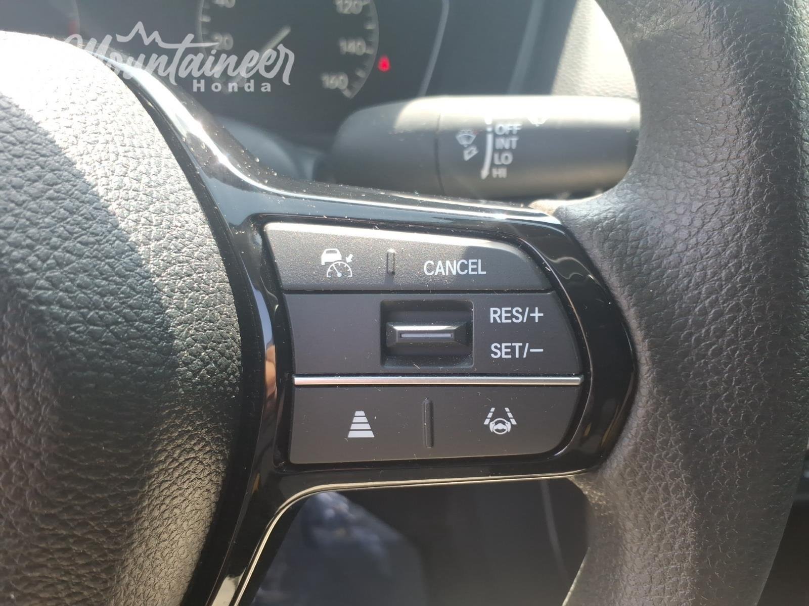 Used 2025 Meteorite Gray Metallic Honda LX image 28