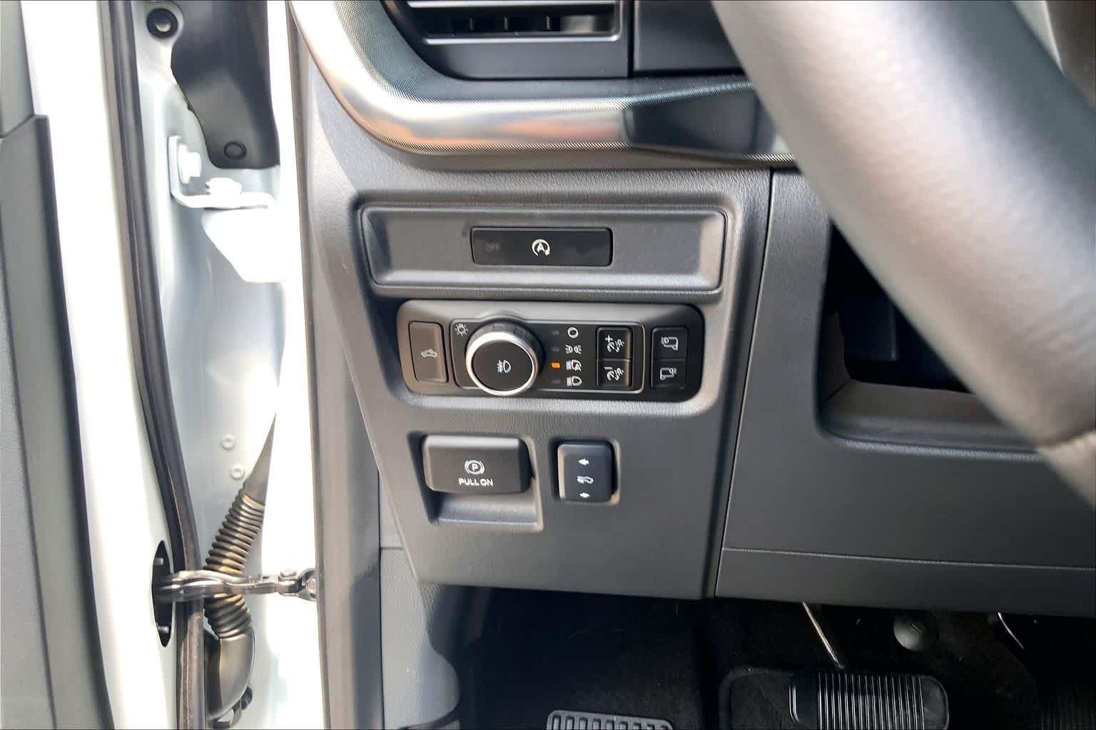 Used 2025 Oxford White Ford Tremor image 36