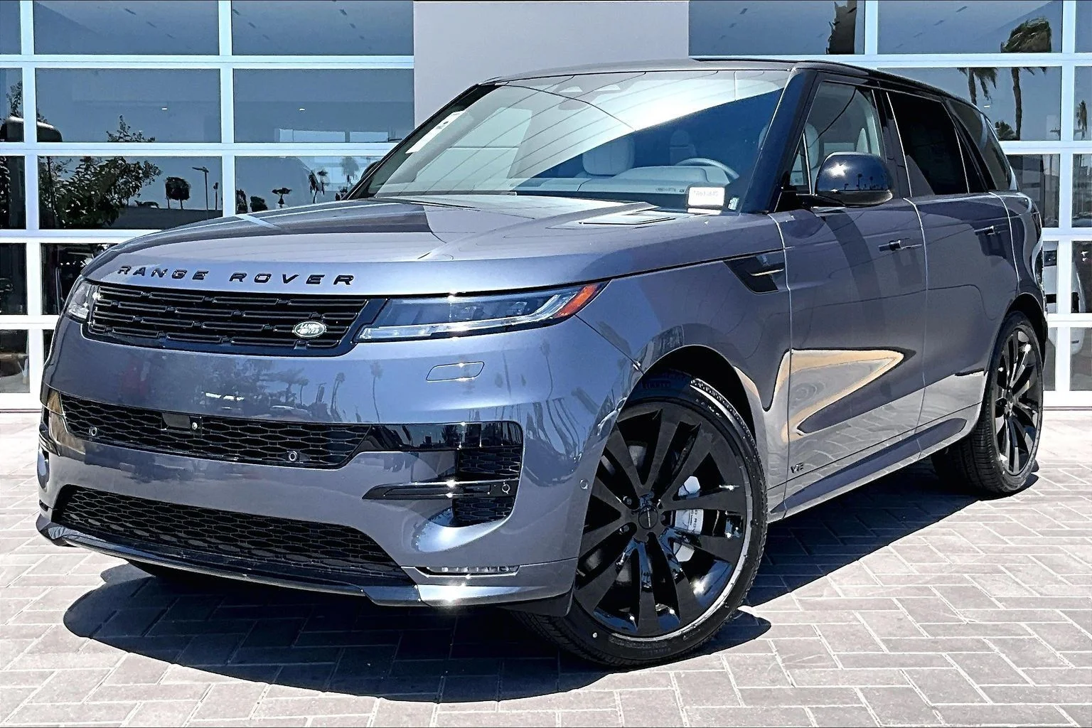 New 2026 Varesine Blue Land Rover Dynamic SE image 1