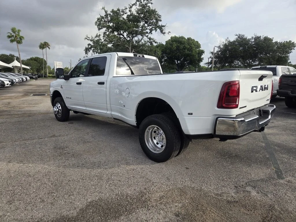 New 2026 Bright White Clear-Coat Exterior Paint RAM Big Horn image 5