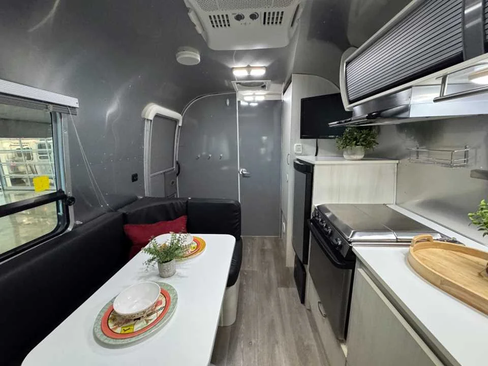 Used 2016 SILVER AIRSTREAM  image 14