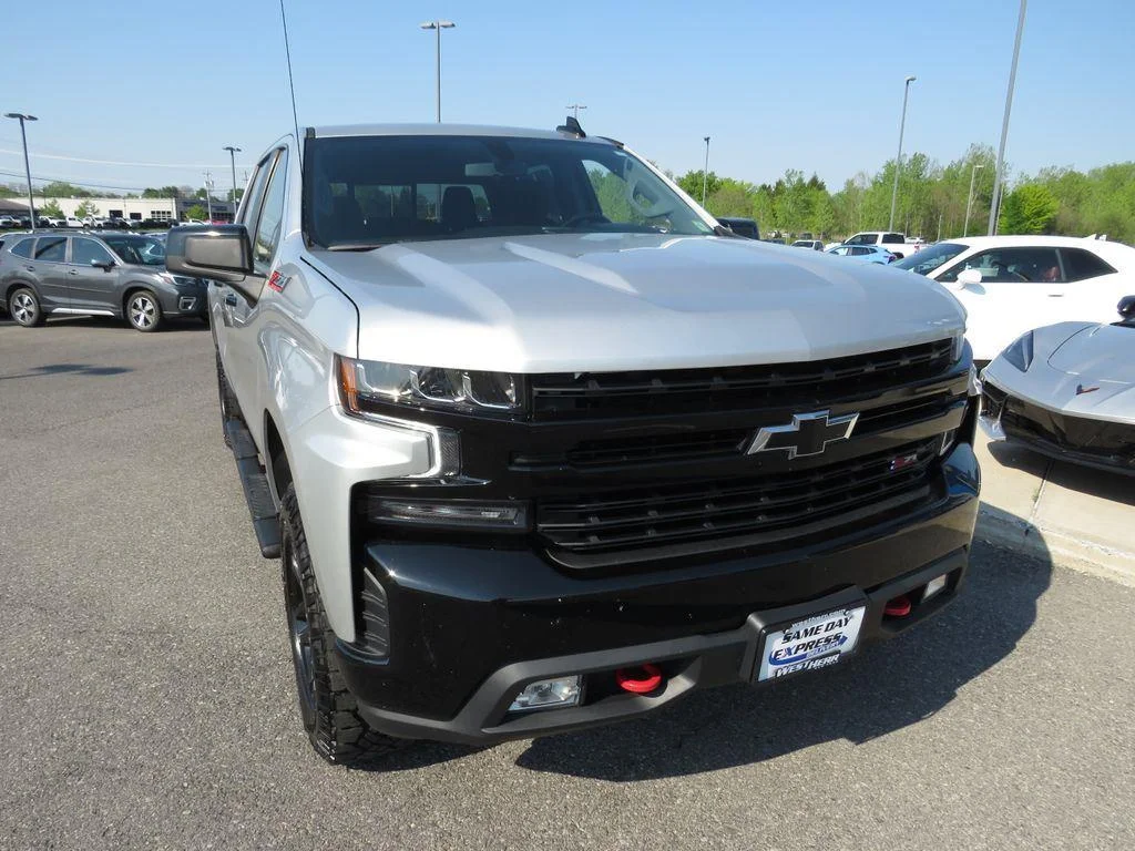 Used 2021 Silver Ice Metallic Chevrolet LT Trail Boss image 4