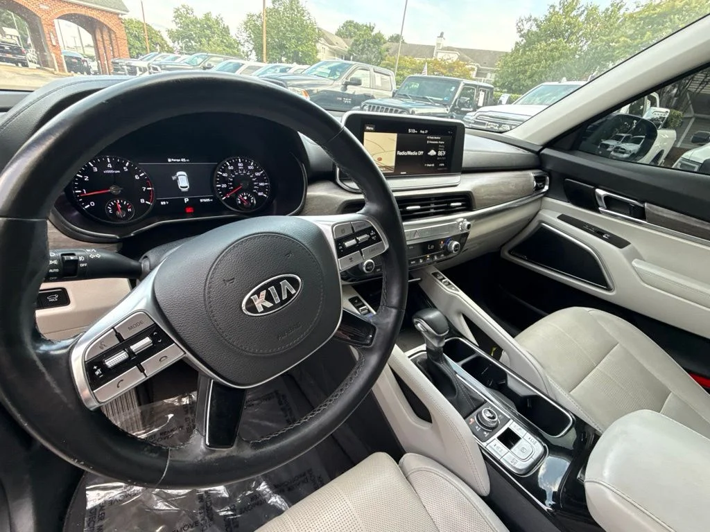 Used 2021 Black Kia SX image 17