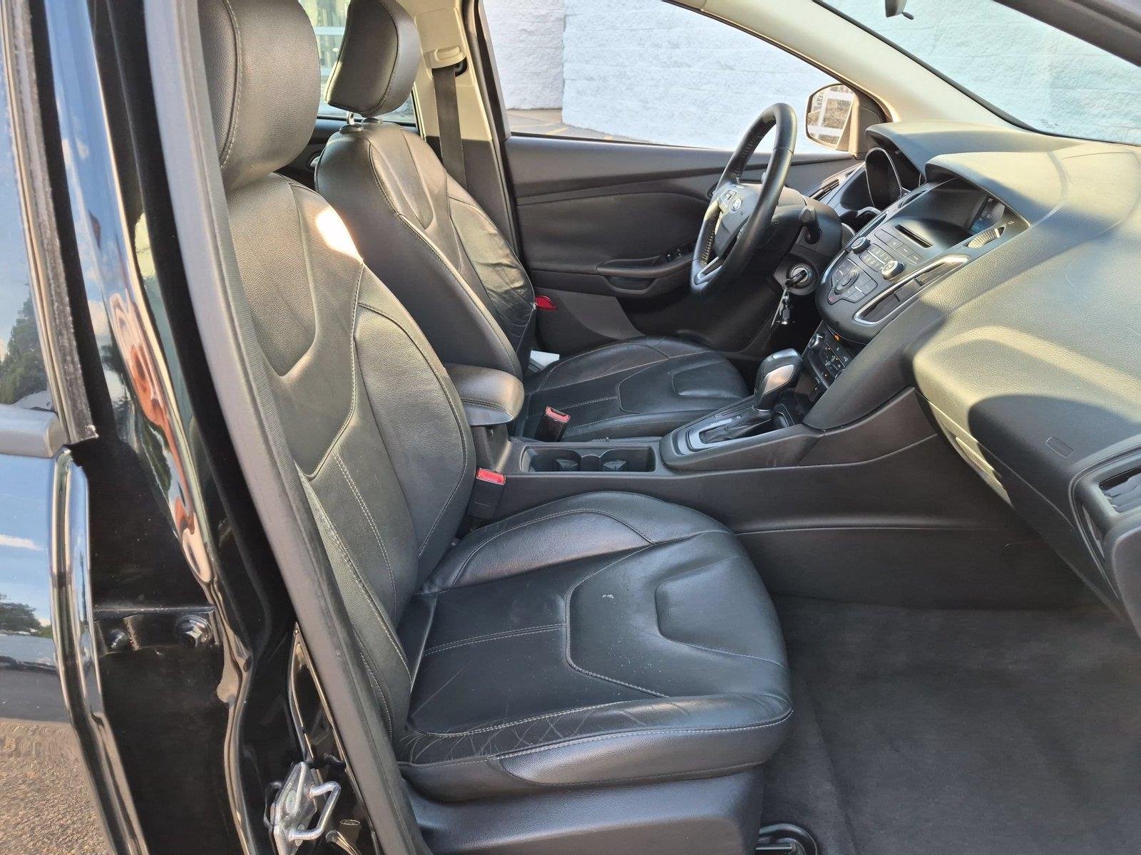 Used 2016 Shadow Black Ford SE image 34