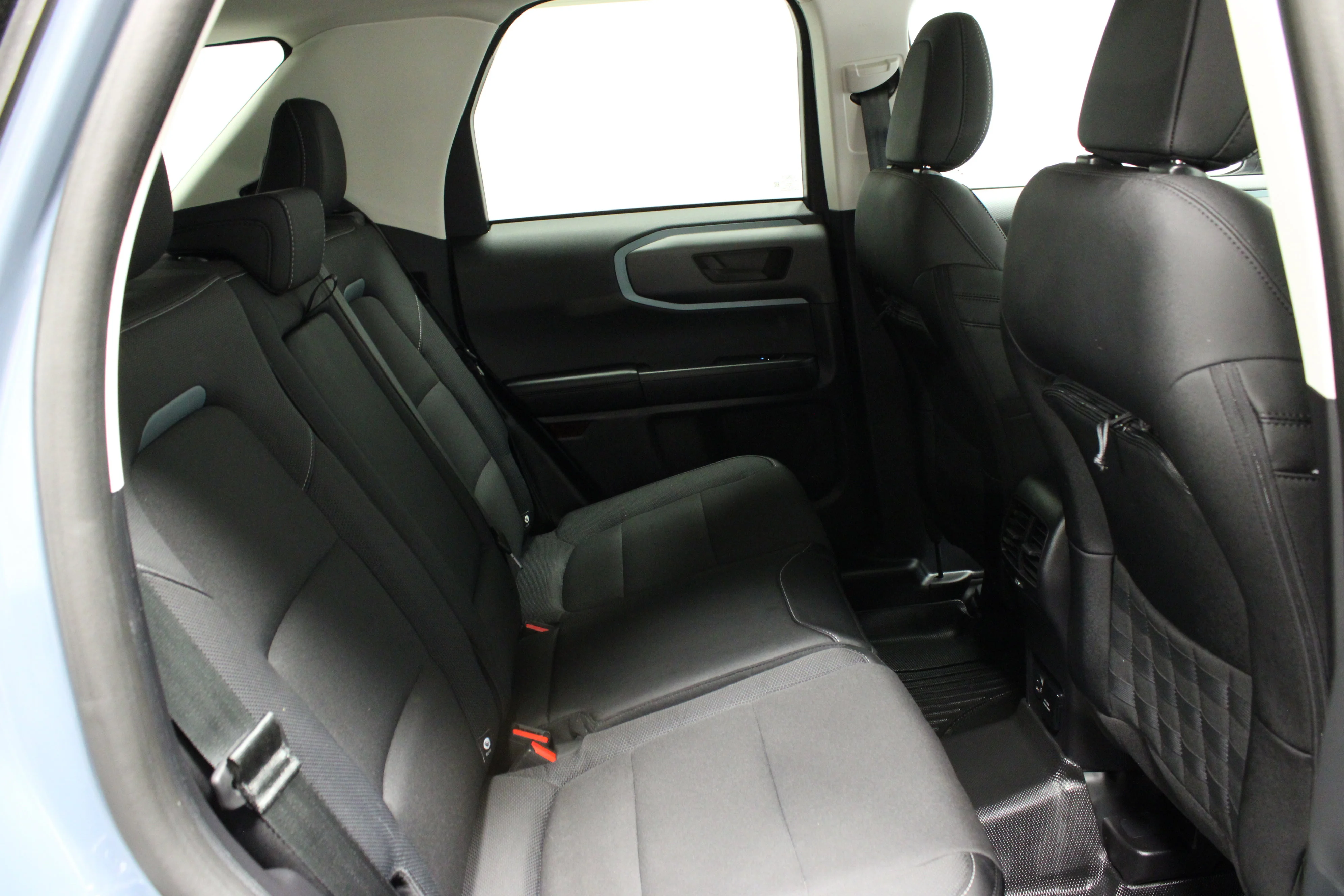 Used 2024 Azure Gray Metallic Ford Badlands image 14
