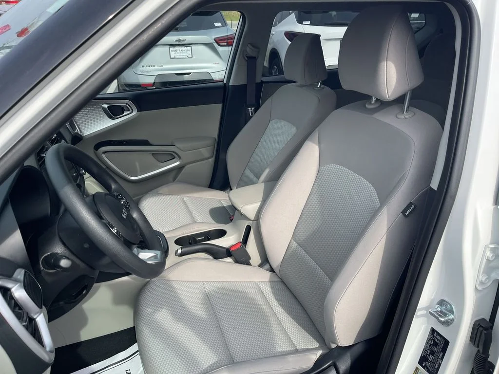 Used 2025 White Kia LX image 11