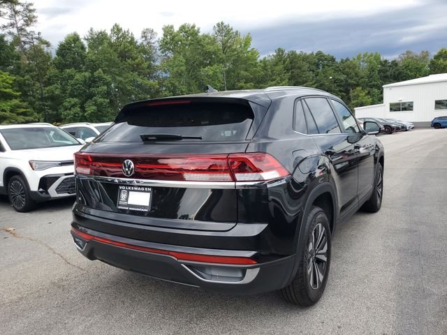New 2026 Black Volkswagen SE image 4