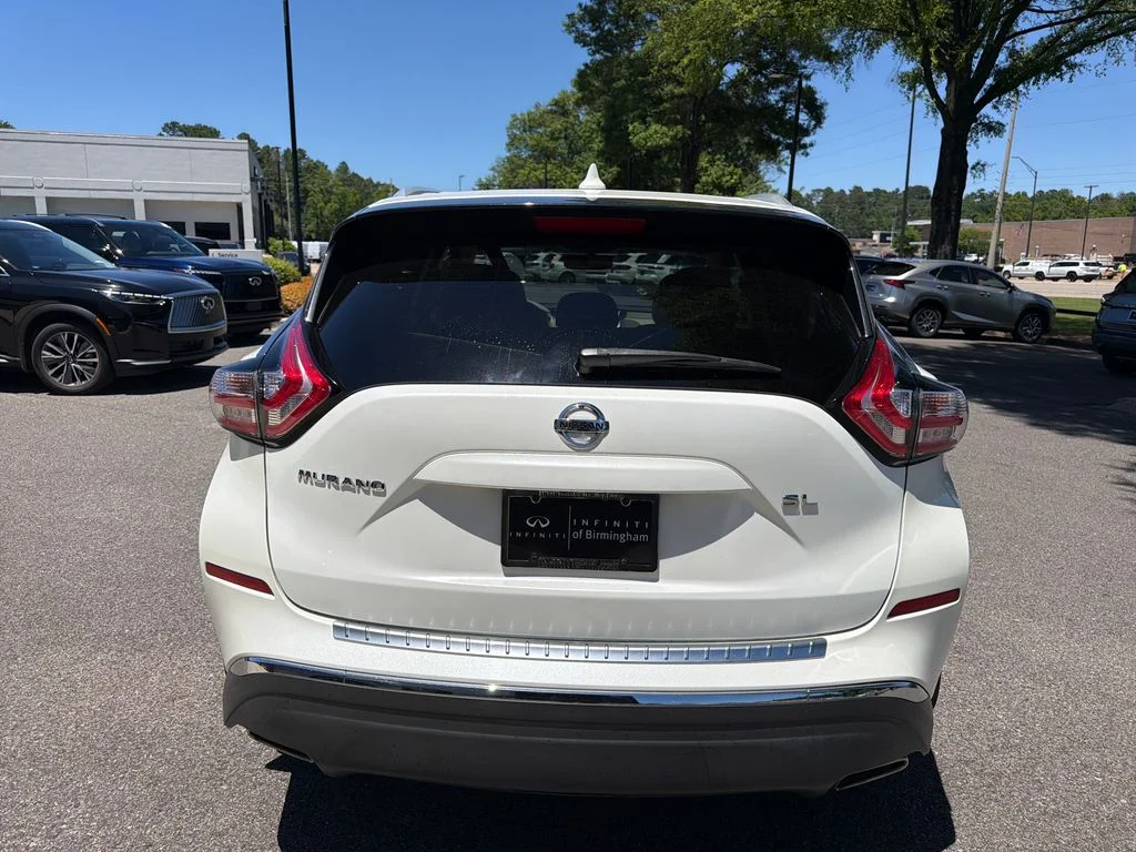 Used 2018 Pearl White Nissan SL image 11