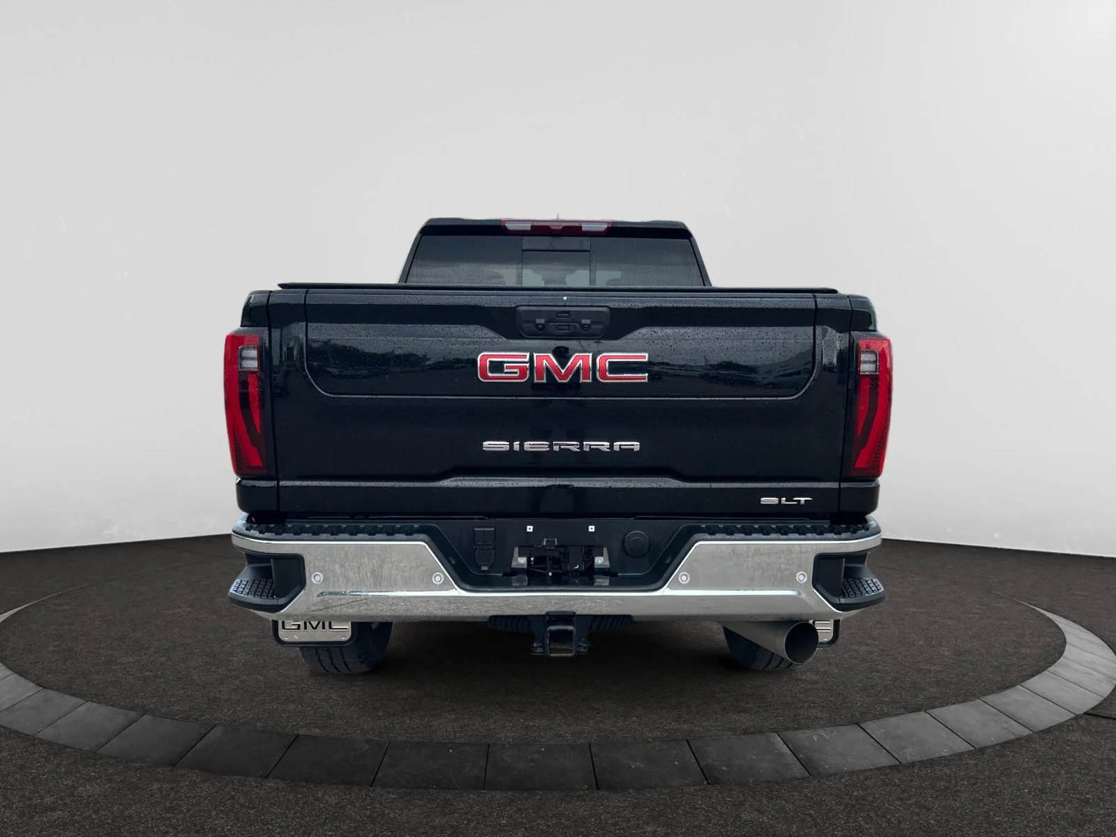 Used 2025 Onyx Black GMC SLT Crew 6.6L DIESEL Leather Sunroof 4x4 image 4