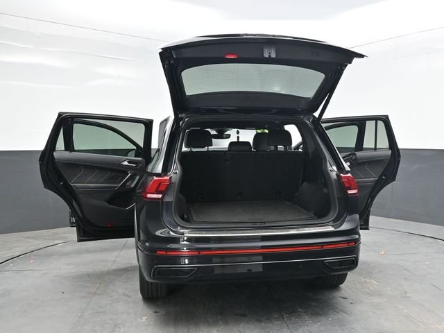 Used 2022 Black Volkswagen 2.0T SE R-Line Black image 37