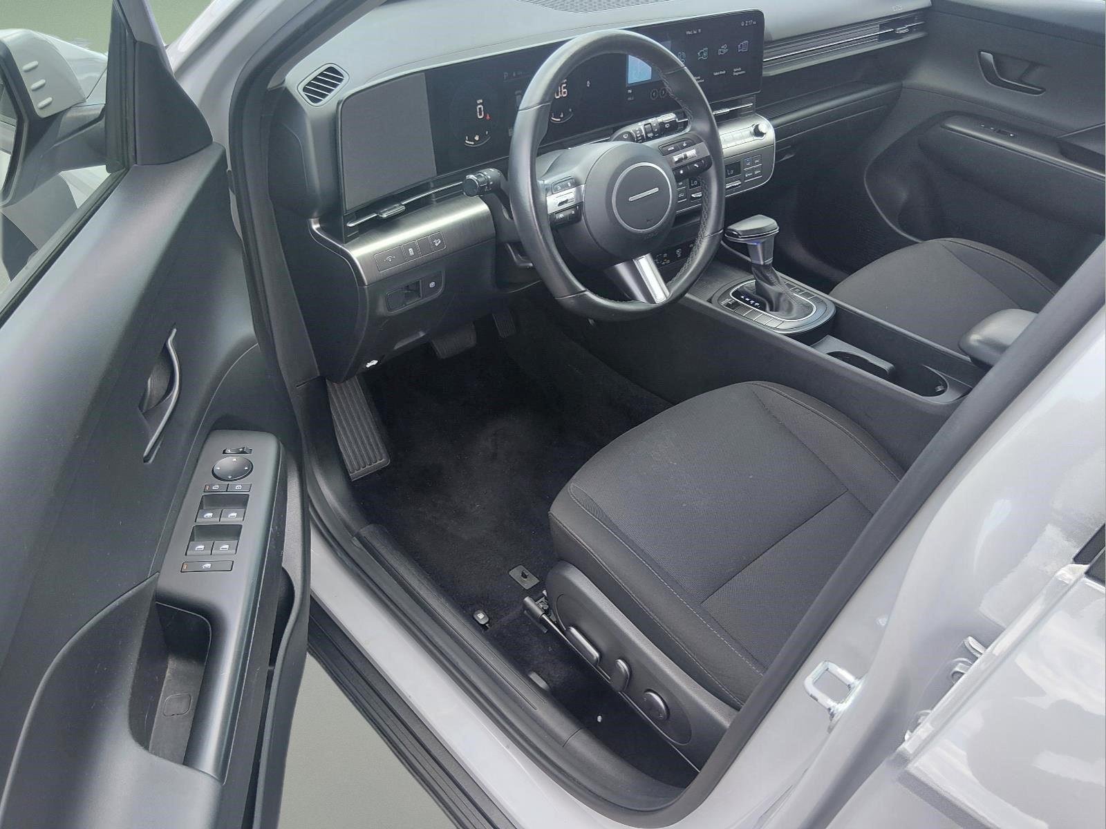 Used 2025 Cyber Gray Metallic Hyundai SEL image 15