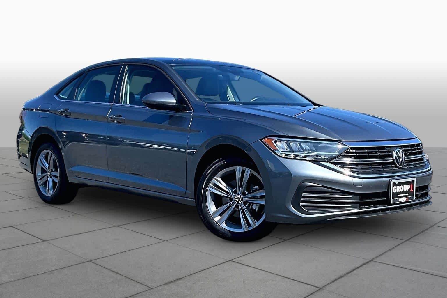 Pre-Owned 2024 Volkswagen Jetta SE