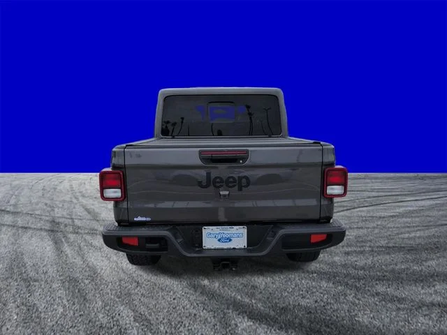 Certified Used 2025 Granite Crystal Clearcoat Metallic Jeep Nighthawk image 5