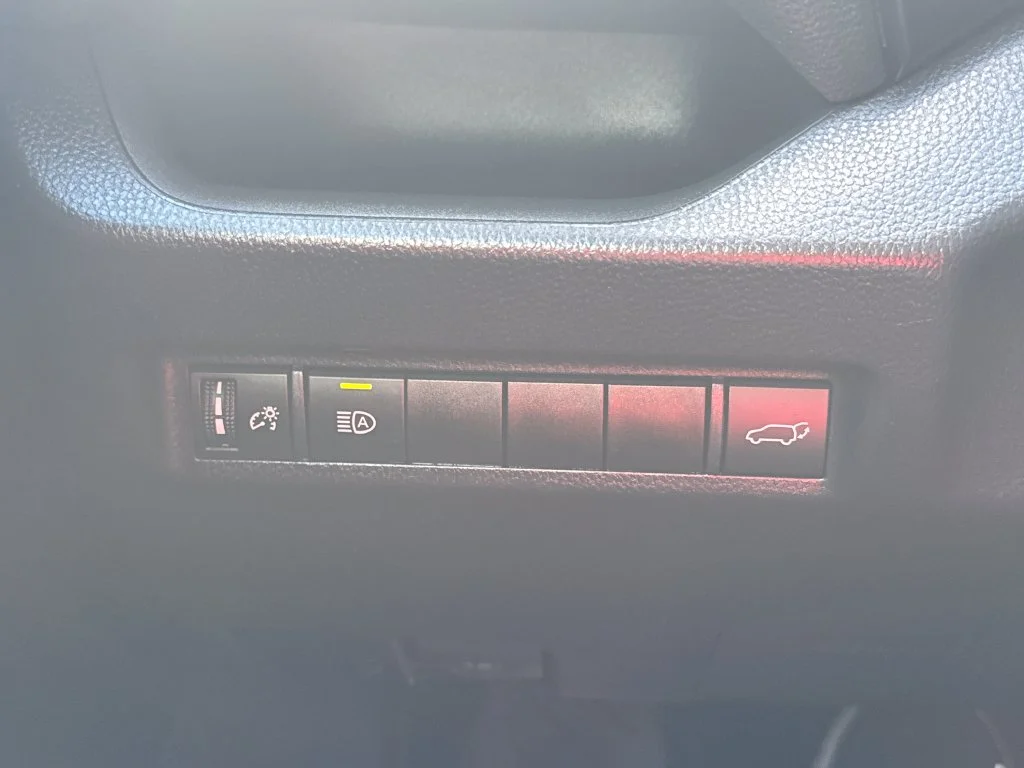 Used 2021 Silver Toyota XLE image 31