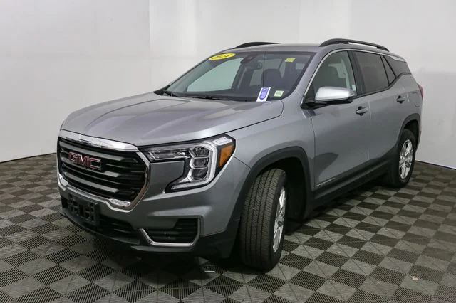 Used 2024 Silver GMC SLE image 5