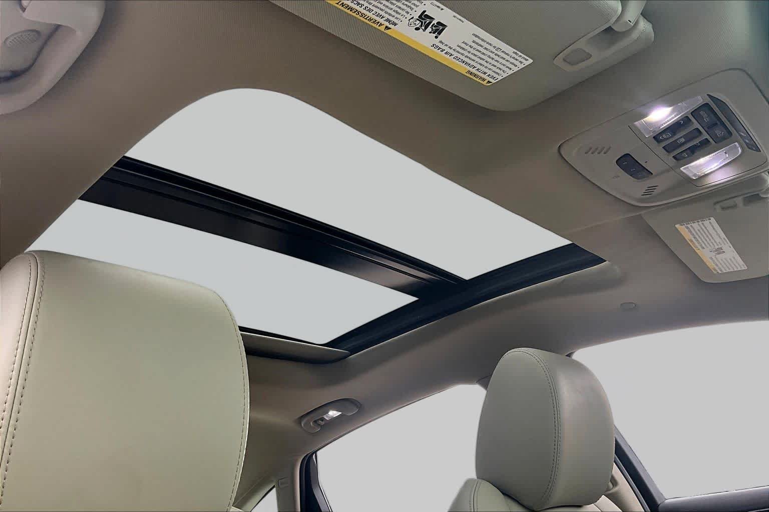 Used 2017  Buick  image 12