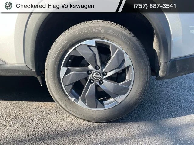 Used 2024 Brilliant Silver Metallic Nissan SV image 5