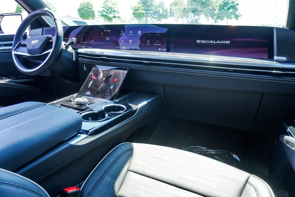 Used 2025 White Cadillac Sport image 13