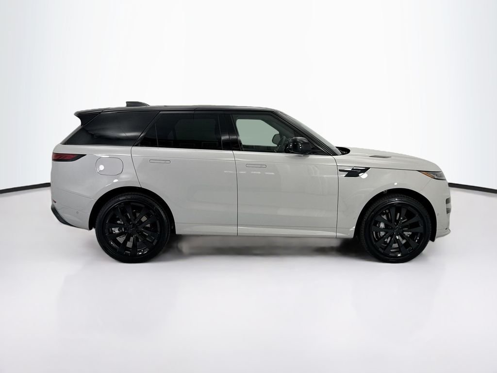 New 2026 Borasco Grey Land Rover Dynamic SE image 4