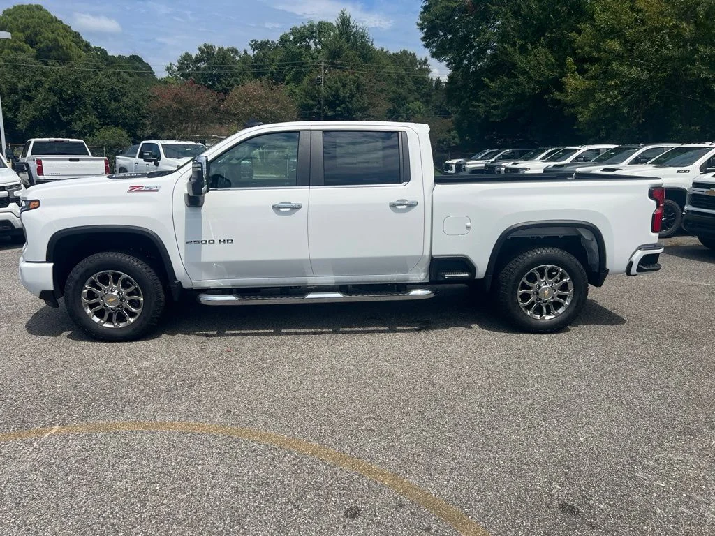 New 2026 Summit White Chevrolet LT image 4