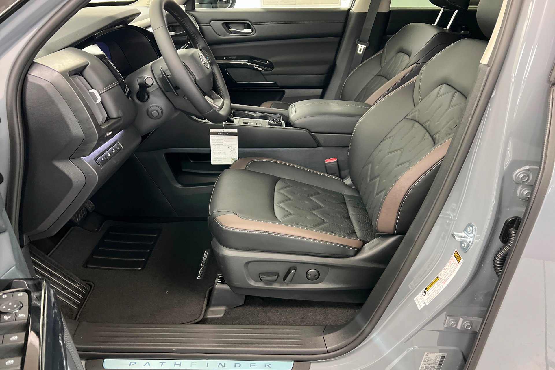 2026 Nissan Pathfinder Platinum - Photo 18