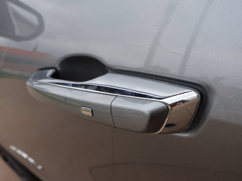 2026 GMC Acadia Denali - Photo 24