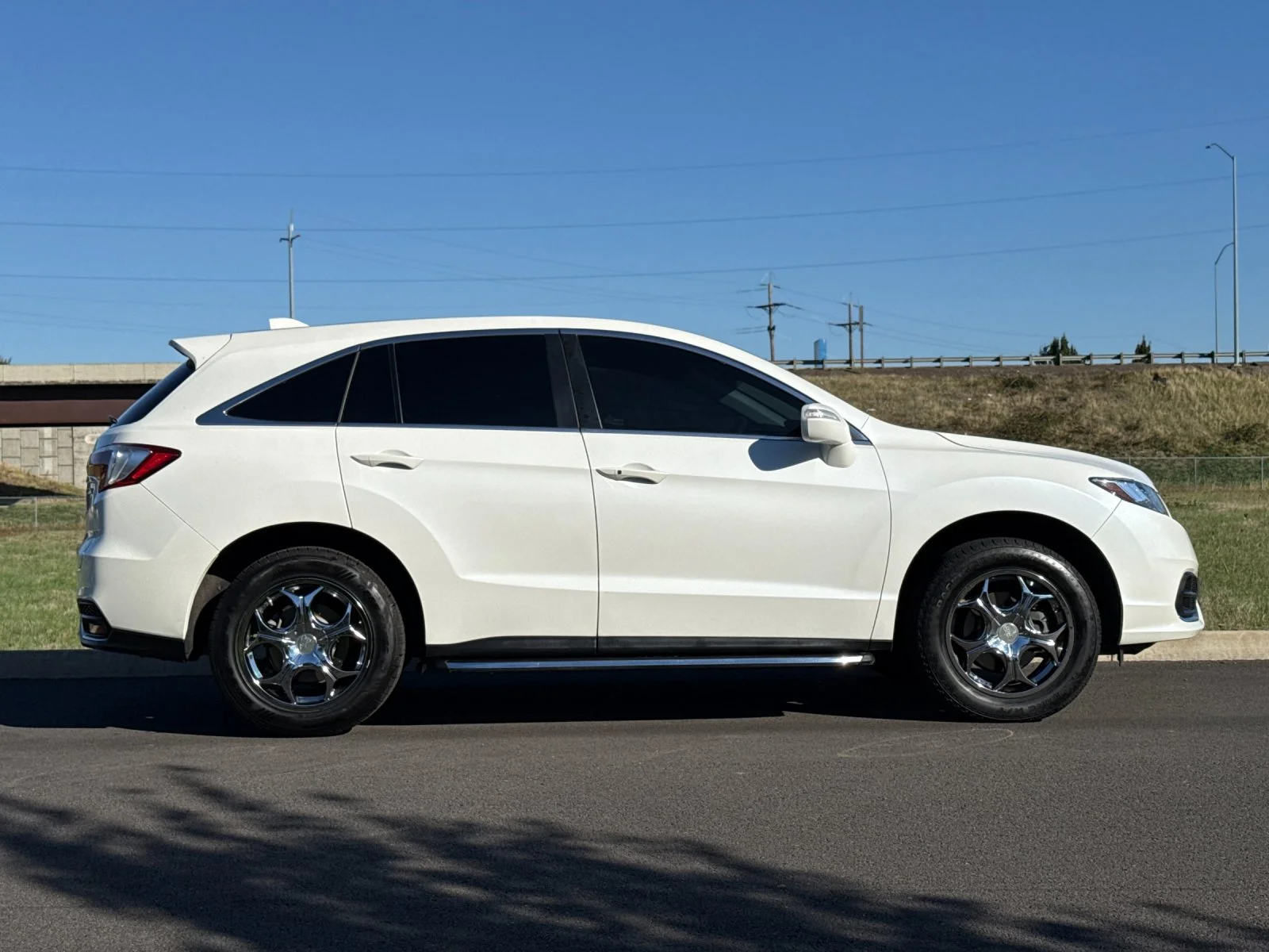 Used 2017  Acura Technology Package image 2