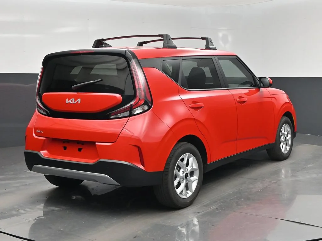 Used 2025 Red Kia LX image 28